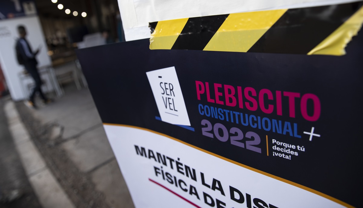 Unas 15 millones de personas votaron el plebiscito en Chile. (Foto: EFE)