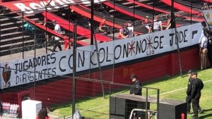 Barras de Colón «apretaron» al plantel por los malos resultados