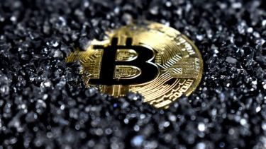 Bitcoin tuvo su precio más bajo en los últimos dos años. 