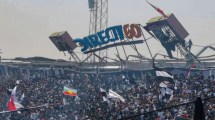 Imagen de Video: se desplomó el techo del estadio de Colo Colo con cientos de hinchas debajo
