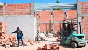 Desalojo en Fernández Oro: entregaron el terreno recuperado a familias en situación de vulnerabilidad