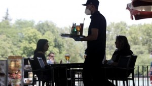 Empresarios hoteleros y gastronómicos piden reducción del IVA para el sector