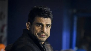 Ibarra probará con una línea de cinco defensores en la previa al partido con River