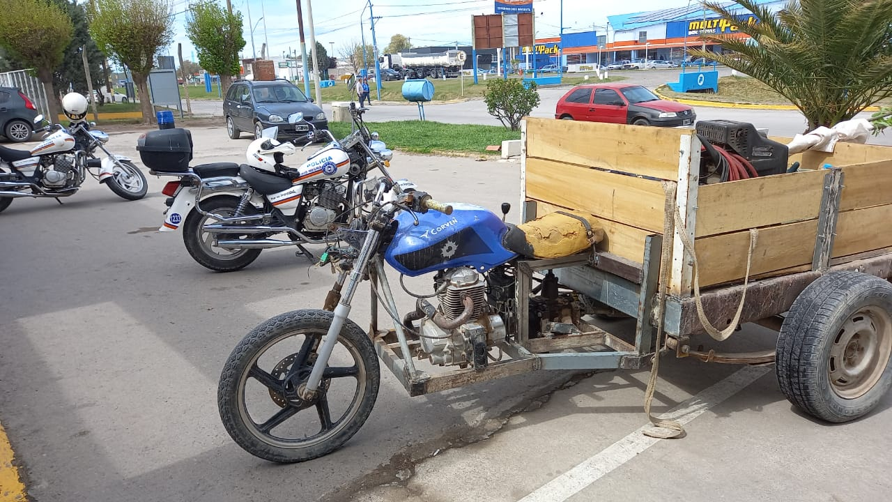 El vehículo secuestrado en Roca estaba conformado por partes de dos automóviles y una motocicleta. Foto Gentileza.