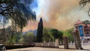 Córdoba: bomberos combaten feroces incendios en varios puntos de las sierras