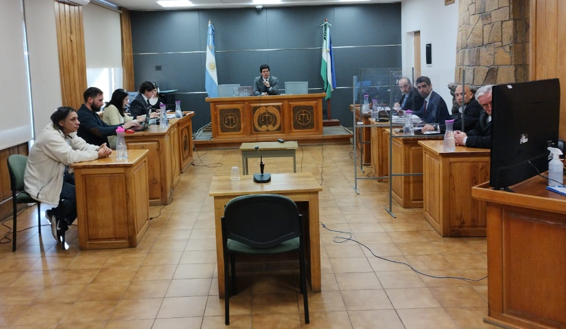 El juez Marcos Burgos dirige el juicio contra César González, que comenzó el martes. (foto de gentileza)