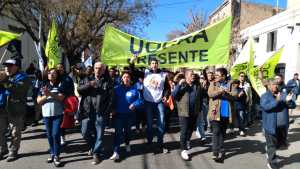 Masiva marcha en Viedma en repudio al atentado contra Cristina Fernández