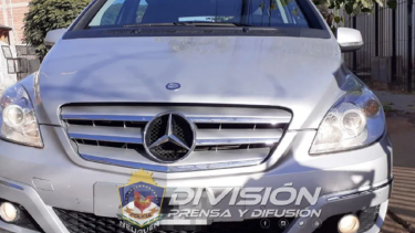 Dejó su Mercedes Benz en marcha y se lo robaron. Foto: www.policiadelneuquen.gob.ar