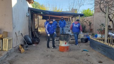 La vivienda de Monsalve en Centenario, cuando fue allanada por la Policía. (Gentileza)