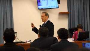 La tiró desde tres metros de altura y abusó de ella, en Plottier: hoy enfrenta un jurado popular