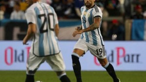 Demichelis le pidió a Otamendi que venga a retirarse en River