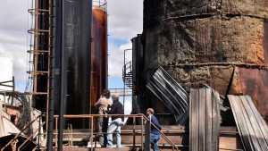 Tragedia en la refinería NAO de Plaza Huincul: el segundo recorrido de la fiscalía en 14 fotos impresionantes
