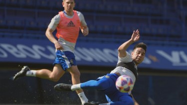 Pol Fernández en el entrenamiento que Boca hizo en la Bombonera. Será titular el domingo contra River. Foto: Prensa Boca 