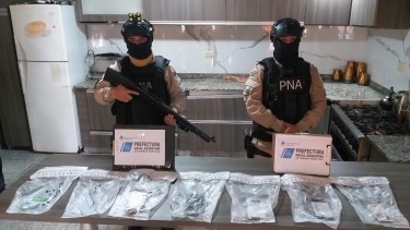 Detuvieron en Neuquén a dos estafadores buscados por la justicia de Santa Fe