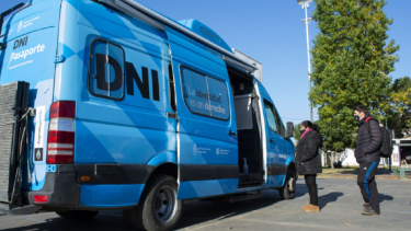 Comenzó el recorrido del dispositivo móvil del RENAPER por hospitales de Neuquén para digitalizar la firma de médicos.  