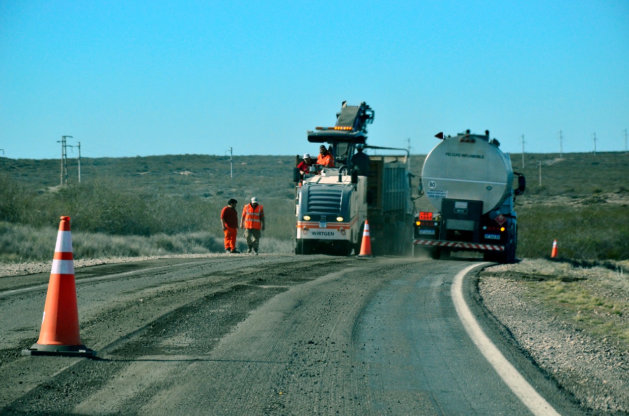 Los trabajos de reparación se realizan a buen ritmo, indicaron desde Vialidad Nacional. (Foto Néstor Salas)
