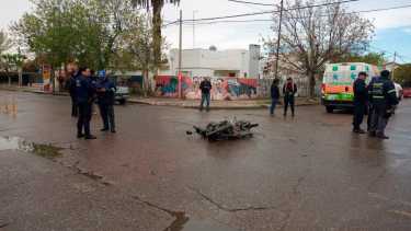 Un choque en el canalito de Roca, dejó a un motociclista lesionado