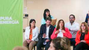 Carreras entregó escrituras antes de recibir al presidente en Roca