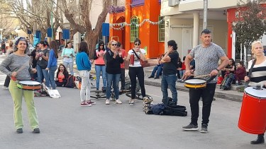 Trabajadores de la subsecretaría de Familia  levantaron el corte en el centro de Neuquén
