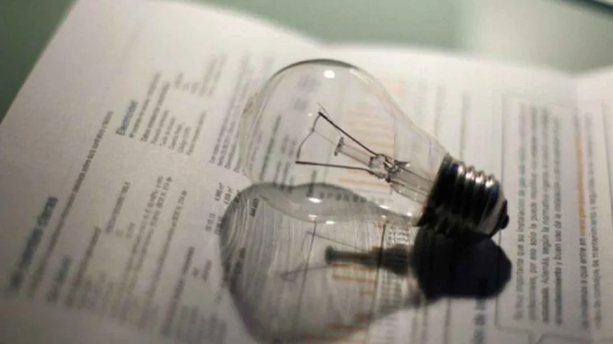 El próximo 26 y 29 de enero se realizarán las audiencias públicas para definir los nuevos aumentos en la tarifa de luz. 