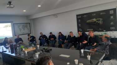 Aníbal Tortoriello, diputado nacional y candidato a la Gobernación, con dirigentes de JxC. Foto Gentileza