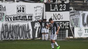 Dura sanción a Cipolletti por los incidentes contra Independiente de Chivilcoy