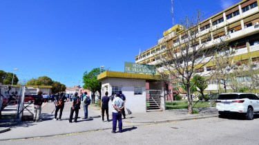 La detención se realizó en el hospital de Villa Regina por la investigación de un caso de abuso. 