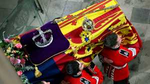 Los restos de la Reina Isabel II ya están en Windsor, su última morada