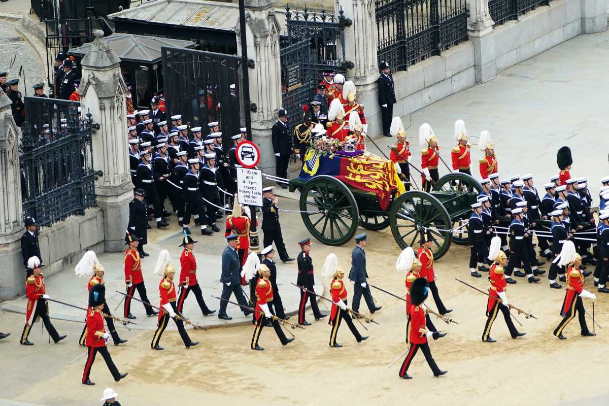 Imponente despedida a la reina Isabel II. Foto: AP 
