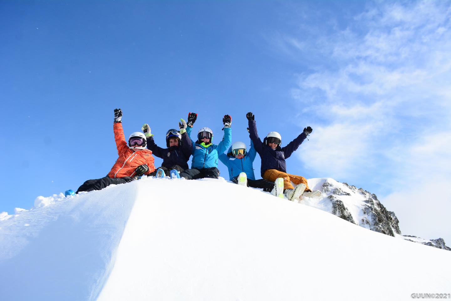 En el cerro Perito Moreno se podrá esquiar hasta el lunes, día en que finalizará la temporada. Está a 25 km de El Bolsón. 