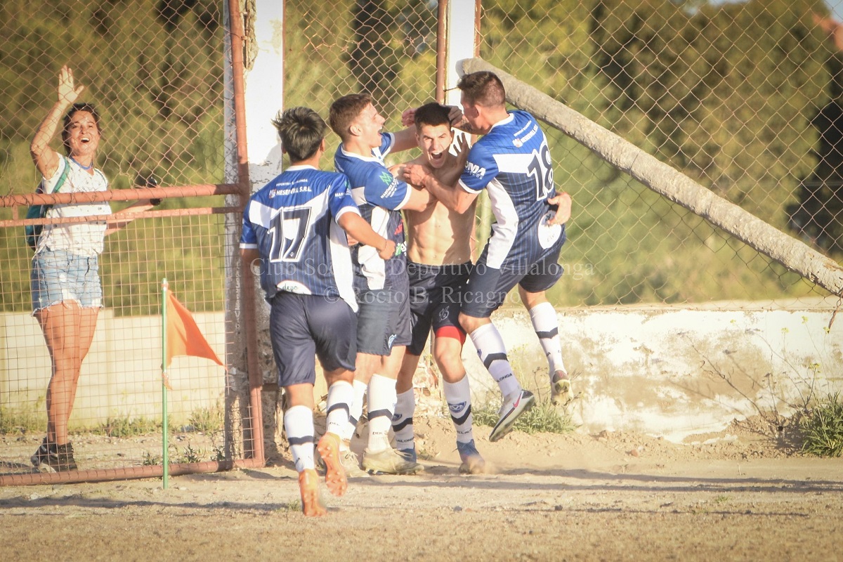 El festejo del gol de Alejo De León que le dio un triunfo clave a Villalonga. Foto: Gentileza Rocío Ricagno