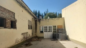 Por falta de edificio, docentes de Cipolletti dan clases en una capilla