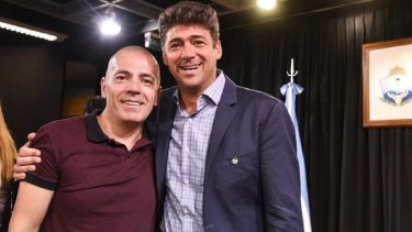 Urrutia (de remera manga corta) tiene una larga trayectoria política y ha definido a Pablo Gutiérrez Colantuono como uno de sus referentes y con quien llegó al gobierno.  (Foto facebook.com/PabloGutierrezColantuono)