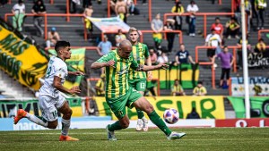 Aldosivi perdió con Banfield y descendió a la Primera Nacional