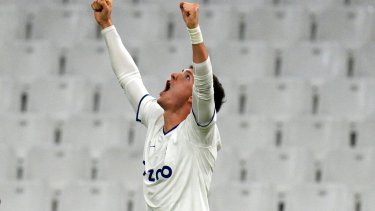 El exBoca, Leo Balerdi, dijo presente en la victoria de su equipo. (AP Photo/Daniel Cole)