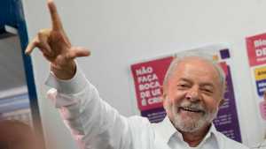 Elecciones en Brasil: Lula volverá a ser presidente tras una votación muy pareja