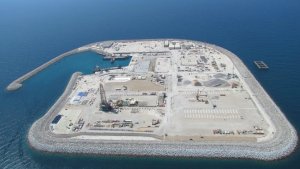 Una petrolera árabe rompió un récord con el pozo offshore más largo del mundo