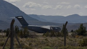 Es un misterio por qué aterrizó un avión militar de Emiratos Árabes en Bariloche