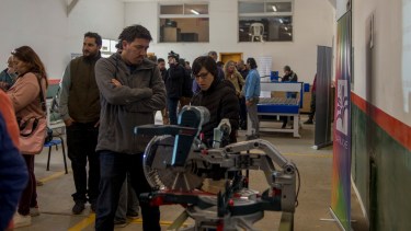 Herreros y carpinteros producirán en Bariloche con ayuda del municipio