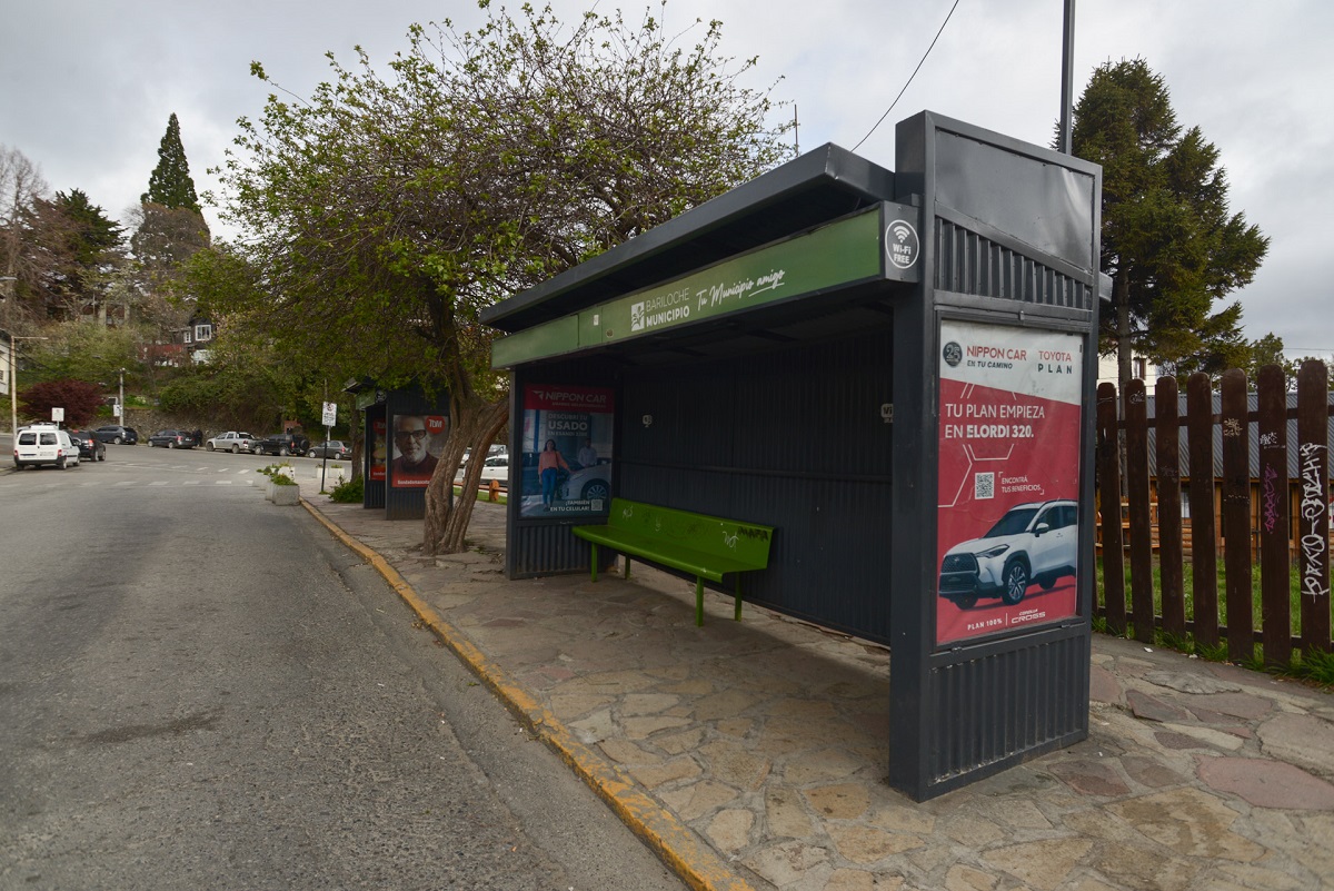 Postales de un miércoles con paro de transporte en Bariloche - Diario ...