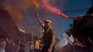 Uthgra reclamó y escrachó hoteles en el centro de Bariloche por la equiparación de los básicos