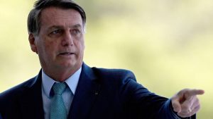 Bolsonaro acusa a la corte electoral de manipular la elección a días del balotaje en Brasil