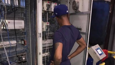 "Yo tratando de averiguar por qué suspendieron mi cuenta de Instagram de la nada": nuevamente, los usuarios recurren a los memes para pasar el mal rato. 
