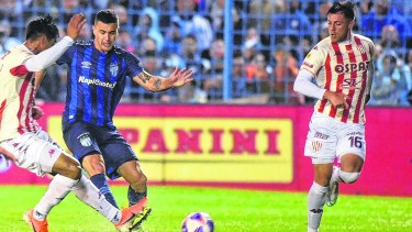 Atlético Tucumán empató con Unión en la noche del lunes. Foto: Télam