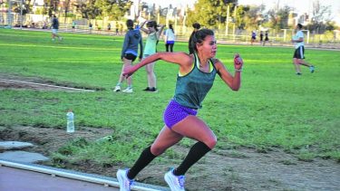La cipoleña finalizó los 800 metros en 2 minutos y 10 segundos.