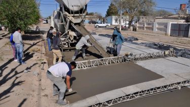En los últimos años, con fondos propios, provinciales y nacionales, el municipio construyó casi 100 cuadras de pavimento. Foto: José Mellado.