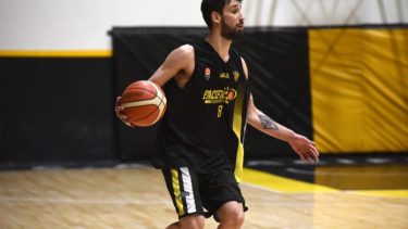 Pacífico se quedó con un triunfazo ante Biguá gracias a Lavezzari. (Foto: Matías Subat/Aguante Neuquén)