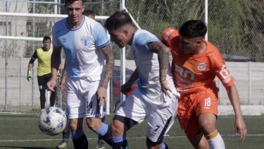 La Amistad y Deportivo Roca se miden en el Luis Maiolino en busca de la clasificación. (Foto: Oscar Livera)