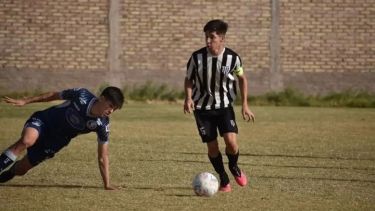 Fabricio Domínguez, futbolista de la cuarta división del Club Atlético Gimnasia y Esgrima Mendoza. 