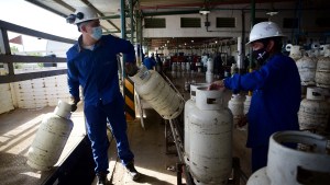 Petroleros acordó aumentos y una nueva paritaria para personal de gas